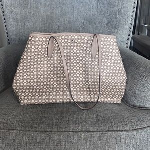 Kate Spade Tote, light gray and white. Silver zipper. 14in x 10.5in